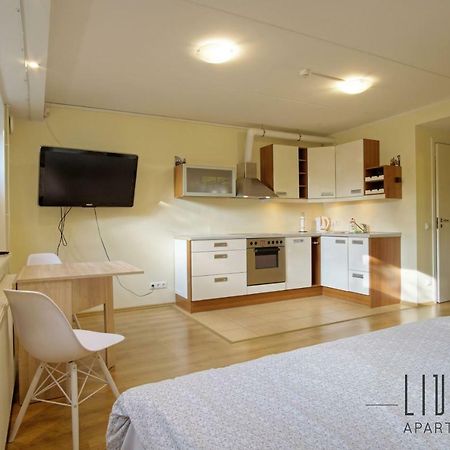 Sunny Studio With Parking, Self-Check-In & Wi-Fi Tallinn Exterior photo