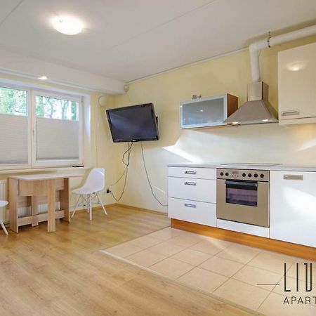 Sunny Studio With Parking, Self-Check-In & Wi-Fi Tallinn Exterior photo